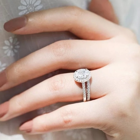 𝅺NEW 925 Silver 1.5 CT Oval Cut Halo Diamond Ring Set - Picture 6 of 9